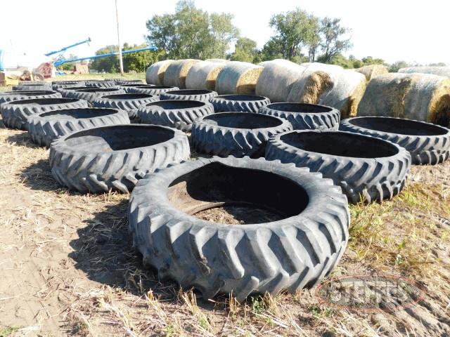 (18) rubber tire feeders 